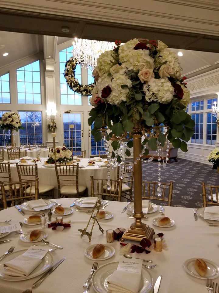 Broderick’s Flowers